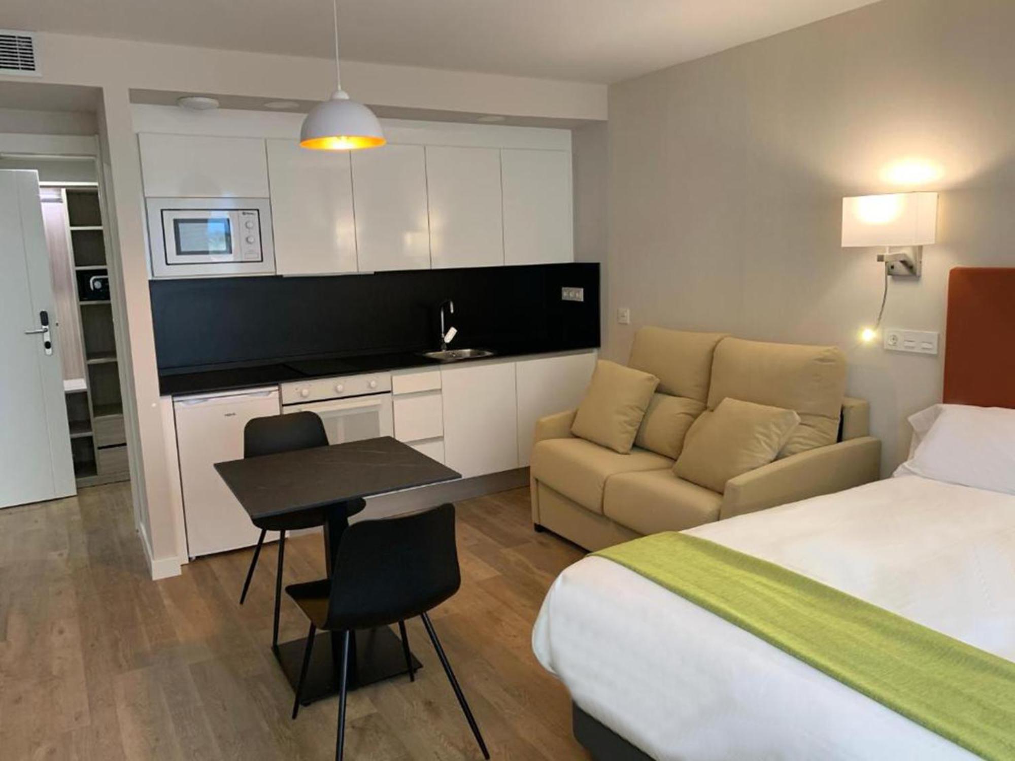 Aparthotel Essenzia De Castilla Aranda de Duero Ngoại thất bức ảnh